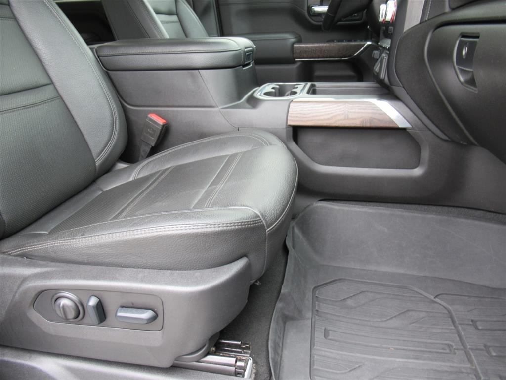 2023 GMC Sierra 2500HD Denali Image 14 of 39