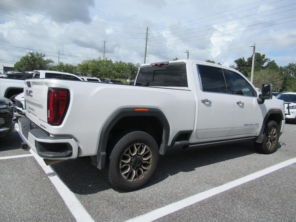 2023 GMC Sierra 2500HD Denali Image 5 of 39