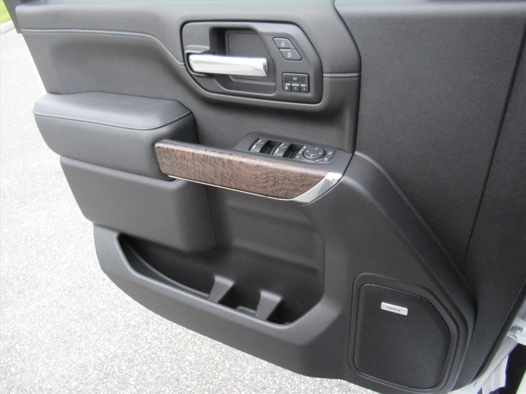 2023 GMC Sierra 2500HD Denali Image 25 of 39