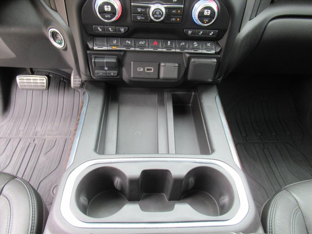 2023 GMC Sierra 2500HD Denali Image 24 of 39