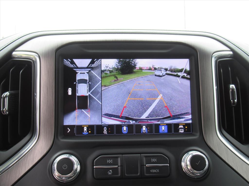 2023 GMC Sierra 2500HD Denali Image 21 of 39