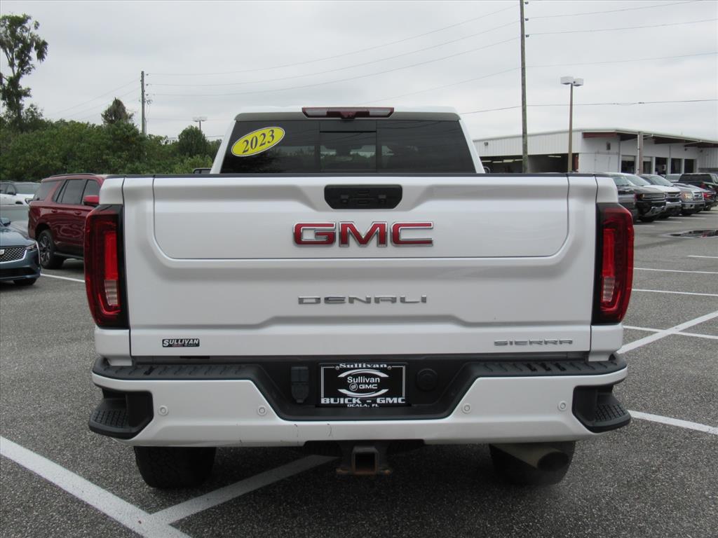 2023 GMC Sierra 2500HD Denali Image 6 of 39