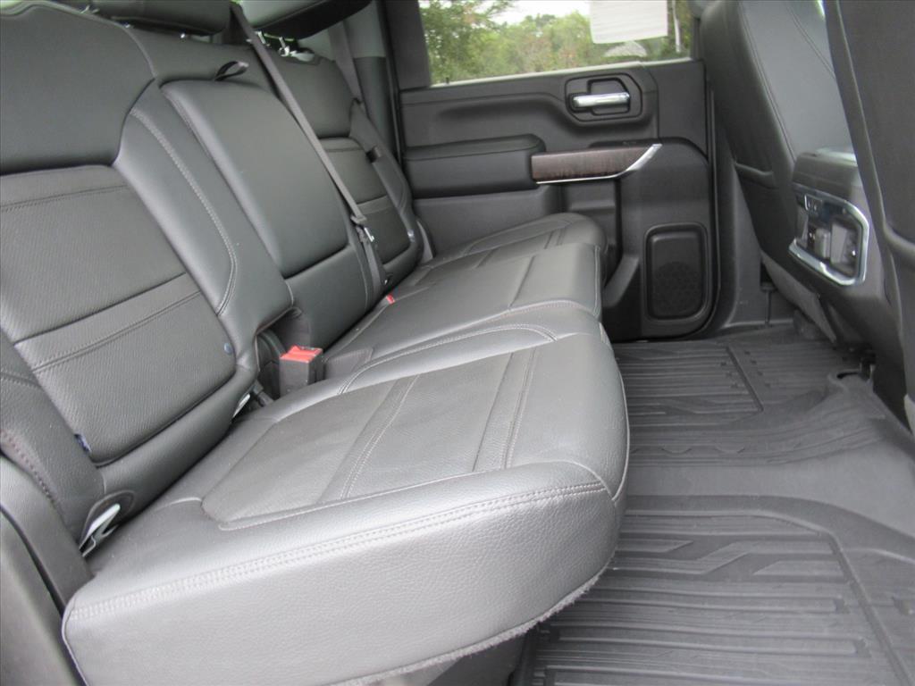 2023 GMC Sierra 2500HD Denali Image 10 of 39