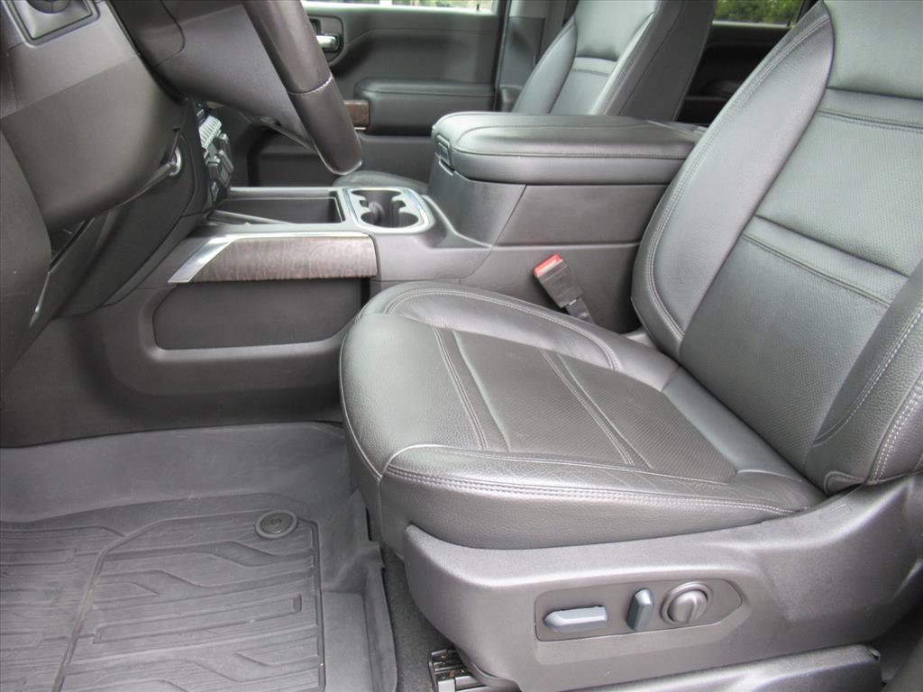 2023 GMC Sierra 2500HD Denali Image 12 of 39