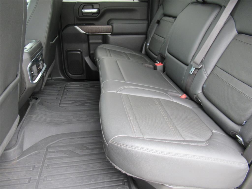 2023 GMC Sierra 2500HD Denali Image 13 of 39