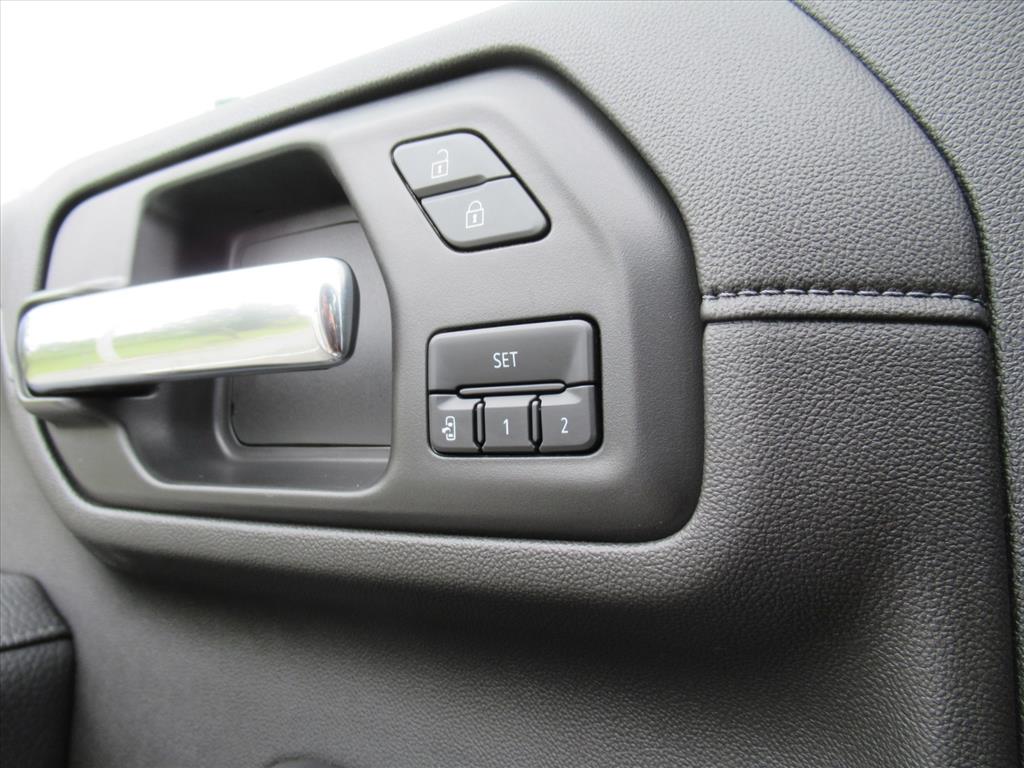 2023 GMC Sierra 2500HD Denali Image 28 of 39