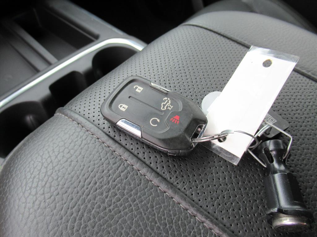 2023 GMC Sierra 2500HD Denali Image 27 of 39