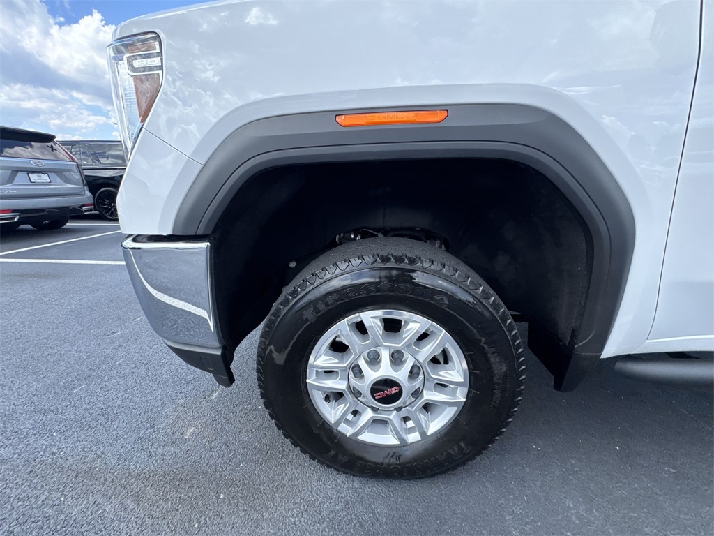 2023 GMC Sierra 2500HD SLE Image 12 of 26
