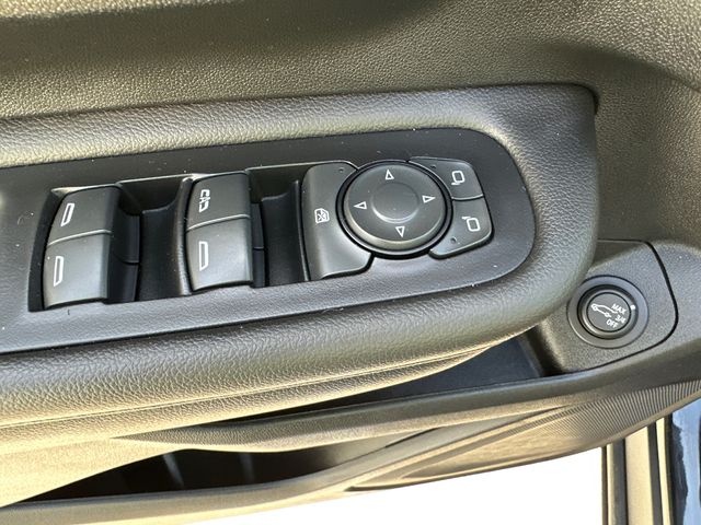 Vehicle image 23 of 36