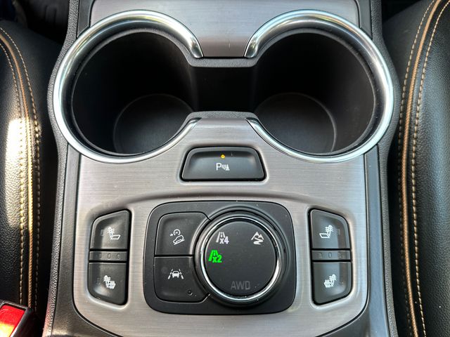 Vehicle image 32 of 36