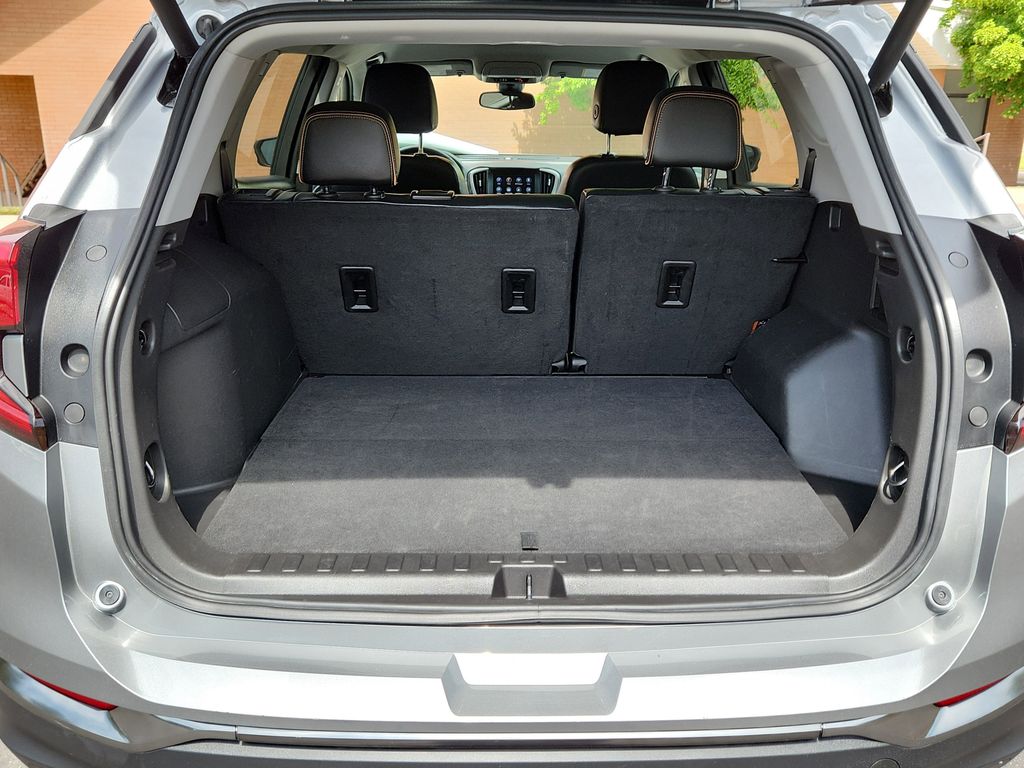 Vehicle image 9 of 27
