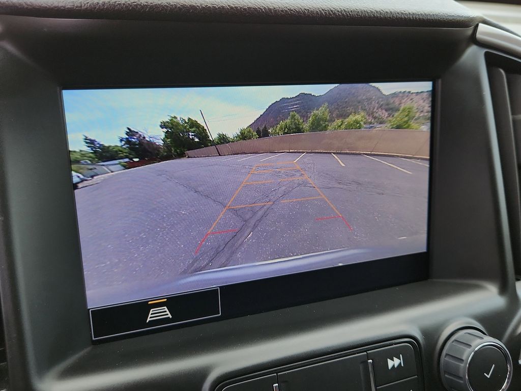 Vehicle image 17 of 27