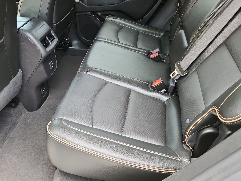 Vehicle image 23 of 27