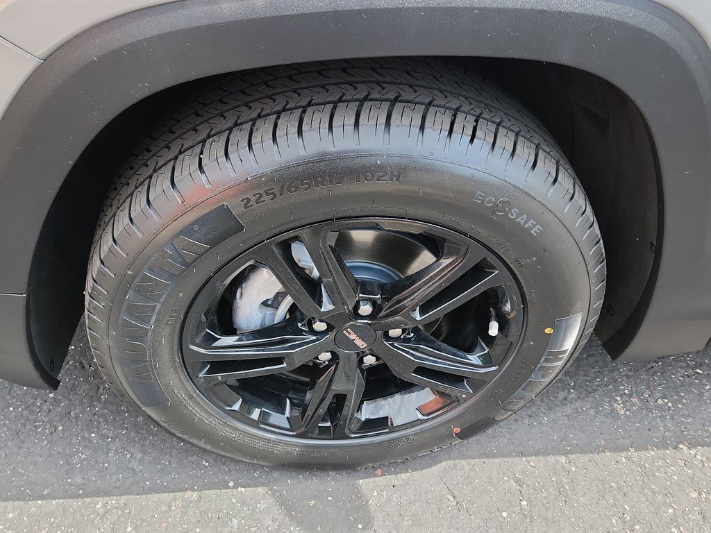 Vehicle image 8 of 27