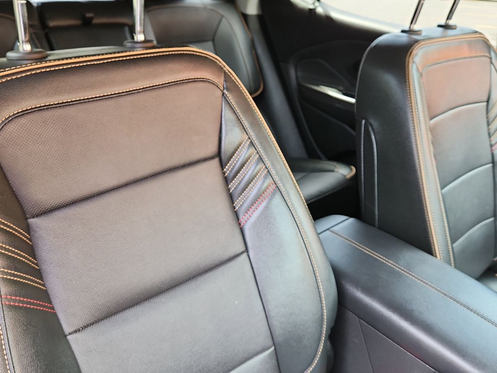 Vehicle image 10 of 27