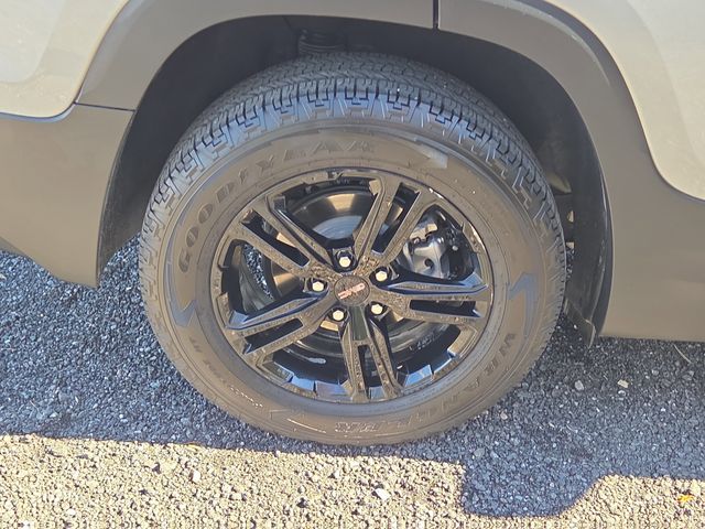 2023 GMC Terrain AT4 Image 9 of 35