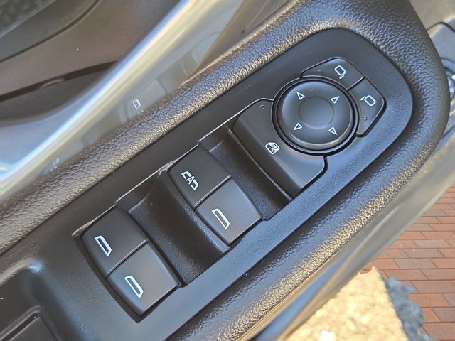 2023 GMC Terrain AT4 Image 32 of 35