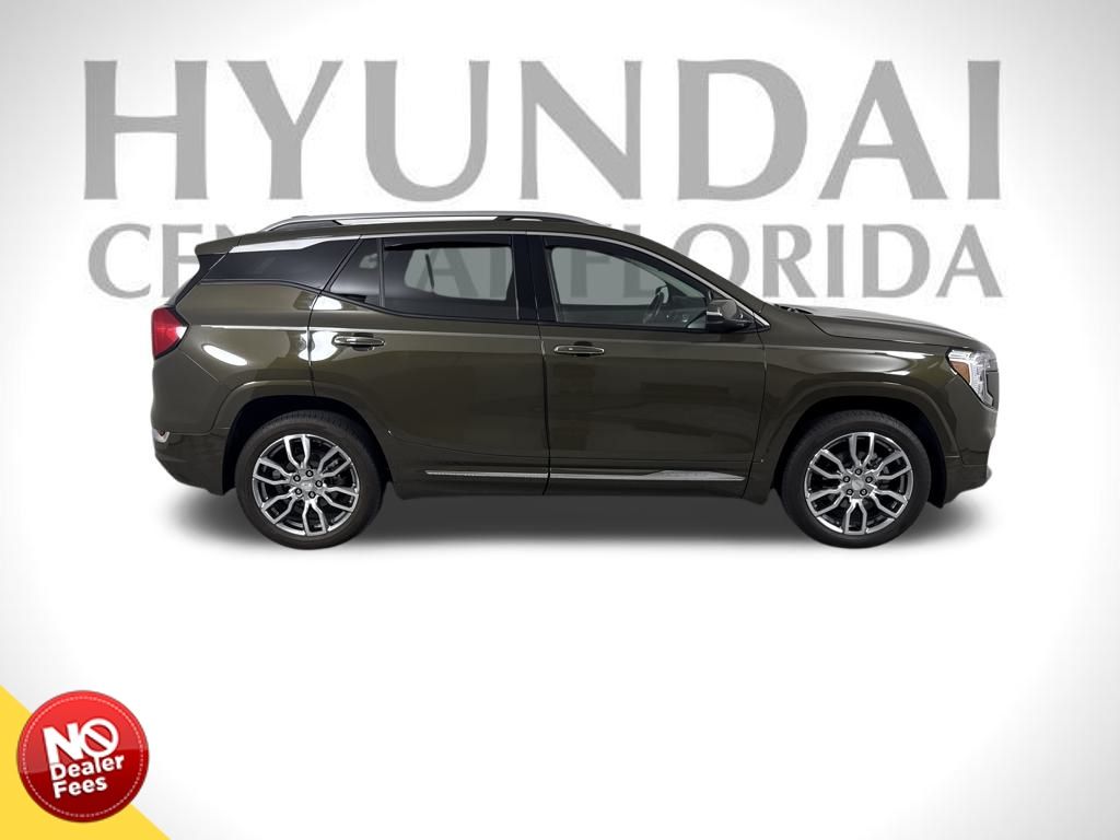 2023 GMC Terrain Denali Image 4 of 18