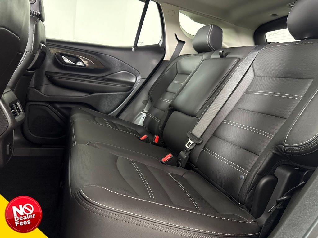 2023 GMC Terrain Denali Image 11 of 18