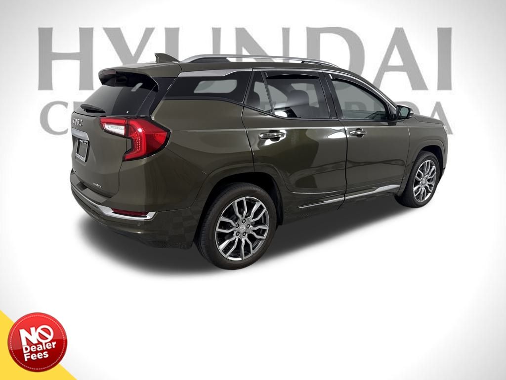 2023 GMC Terrain Denali Image 5 of 18