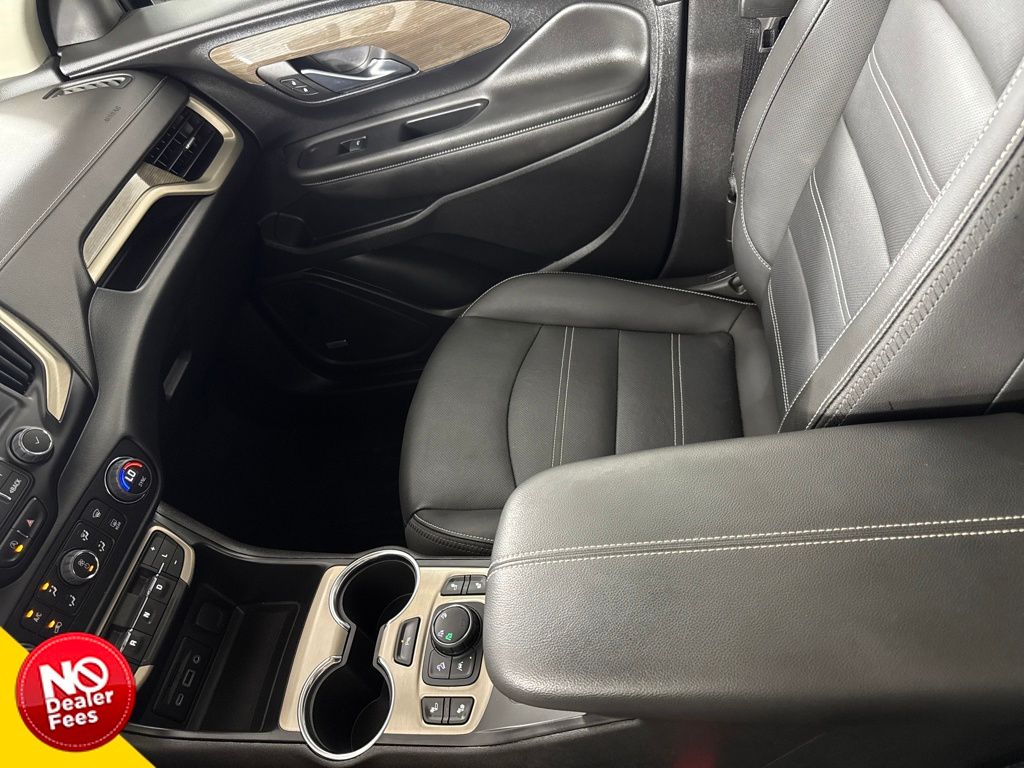2023 GMC Terrain Denali Image 16 of 18