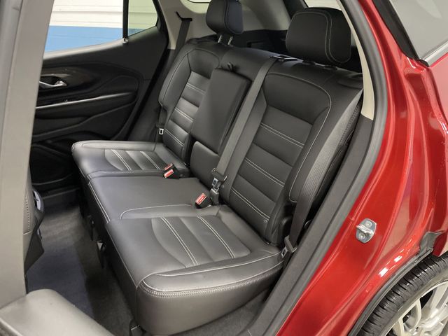 2023 GMC Terrain Denali Image 16 of 44