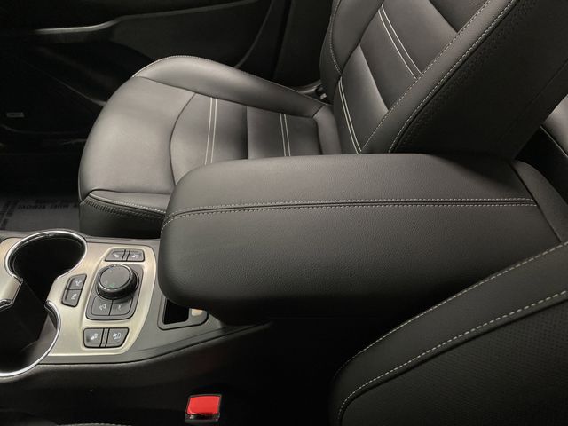 2023 GMC Terrain Denali Image 25 of 44