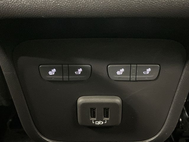 2023 GMC Terrain Denali Image 31 of 44