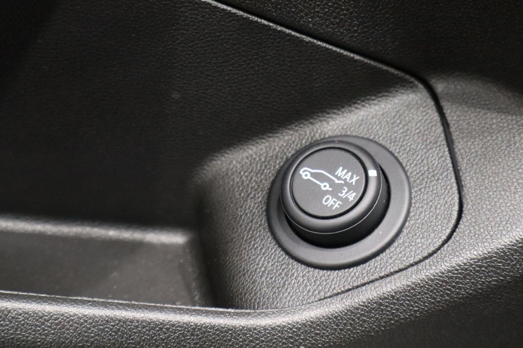 Vehicle image 14 of 41