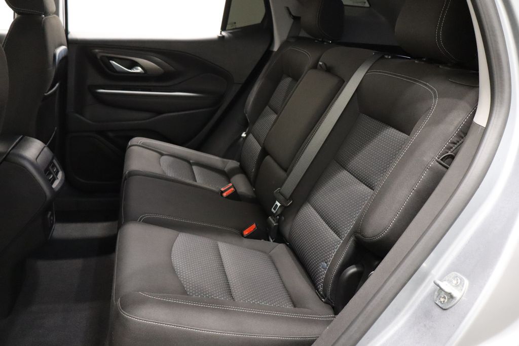Vehicle image 9 of 41
