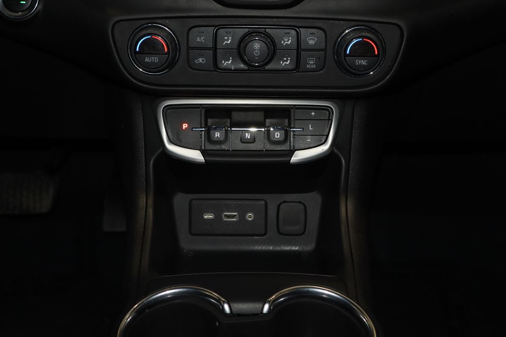 Vehicle image 32 of 41