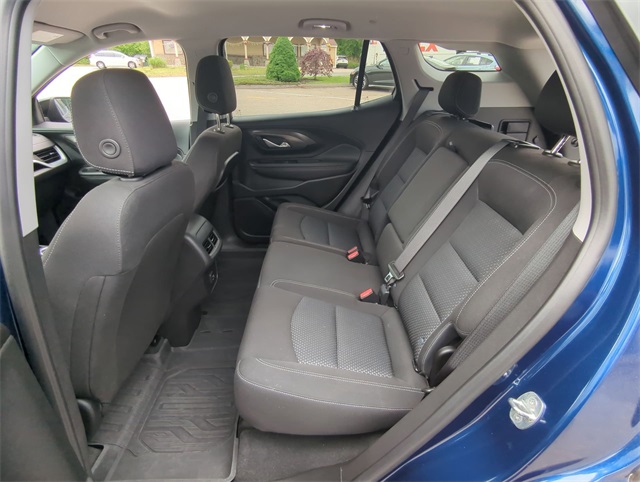 Vehicle image 24 of 34