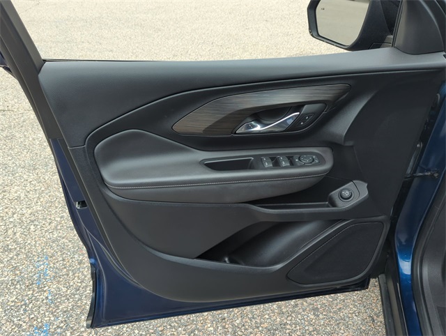 Vehicle image 21 of 34