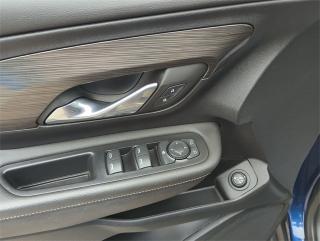 Vehicle image 22 of 34