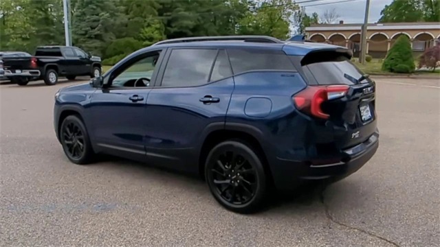 Vehicle image 8 of 34