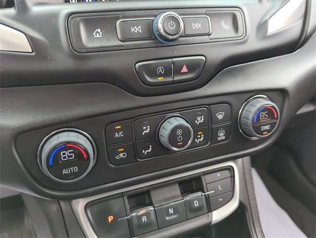 Vehicle image 17 of 34