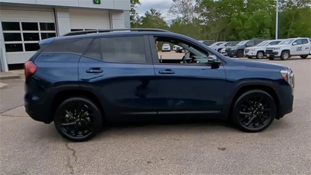 Vehicle image 5 of 34