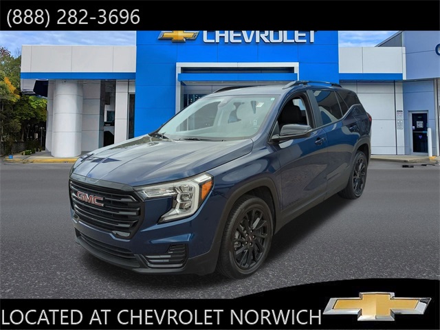 Vehicle image 2 of 34