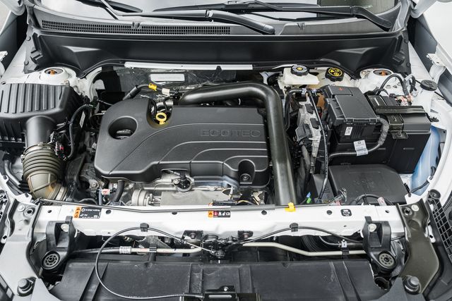 2023 GMC Terrain SLE Image 7 of 44