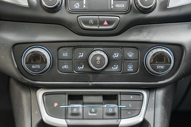 2023 GMC Terrain SLE Image 22 of 44