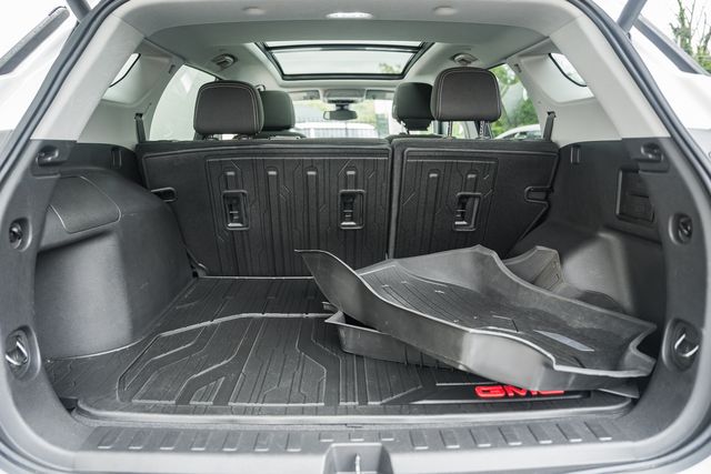 2023 GMC Terrain SLE Image 10 of 44