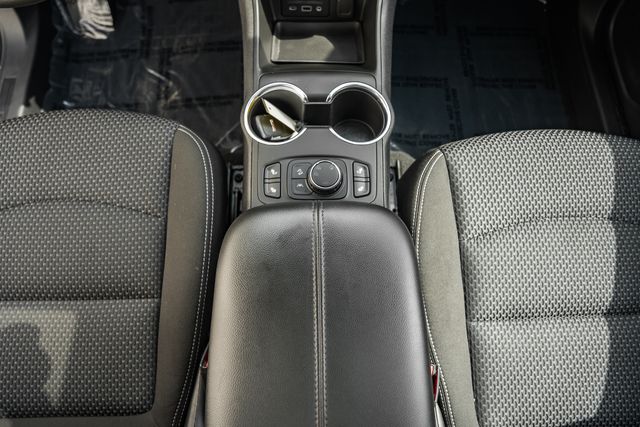 2023 GMC Terrain SLE Image 19 of 44