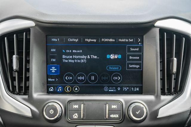 2023 GMC Terrain SLE Image 16 of 44