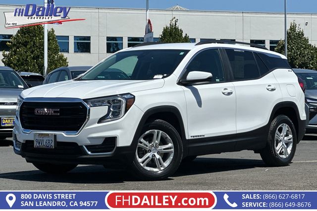 2023 GMC Terrain SLE Image 2 of 46