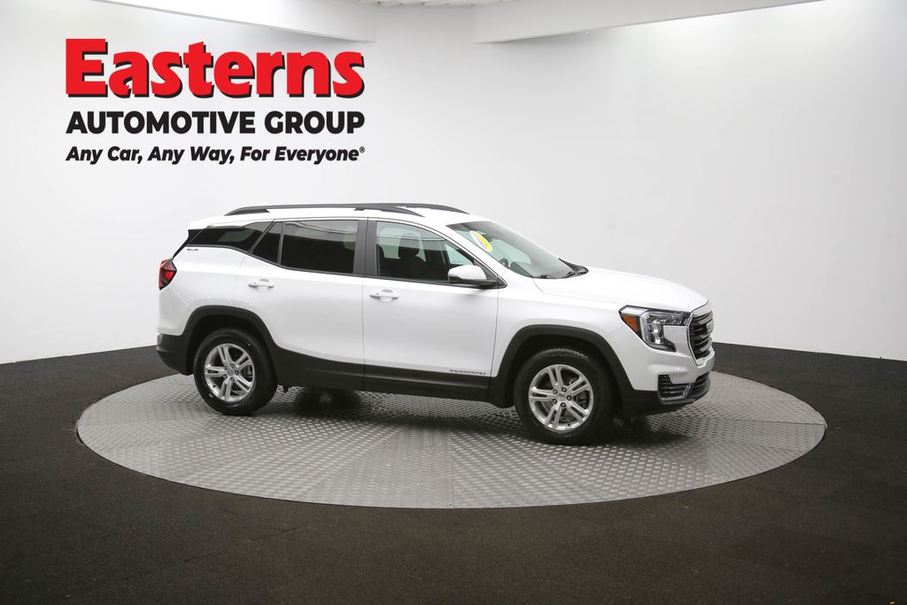 2023 GMC Terrain SLE Image 11 of 63