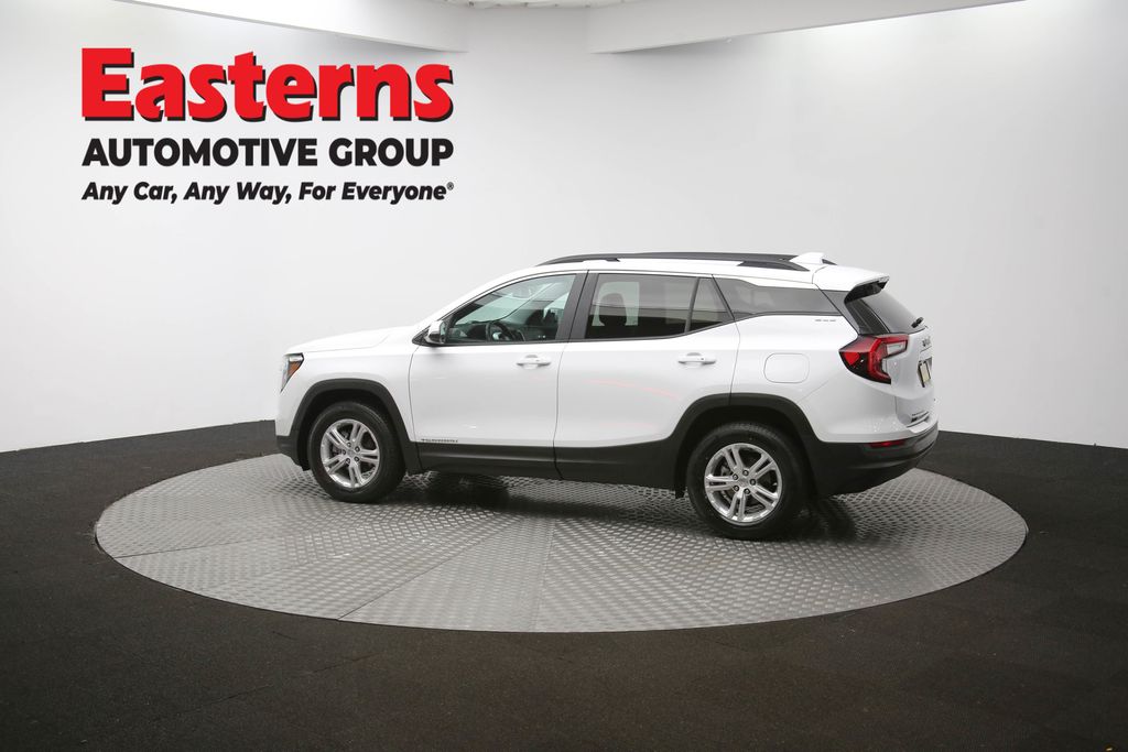 2023 GMC Terrain SLE Image 32 of 63