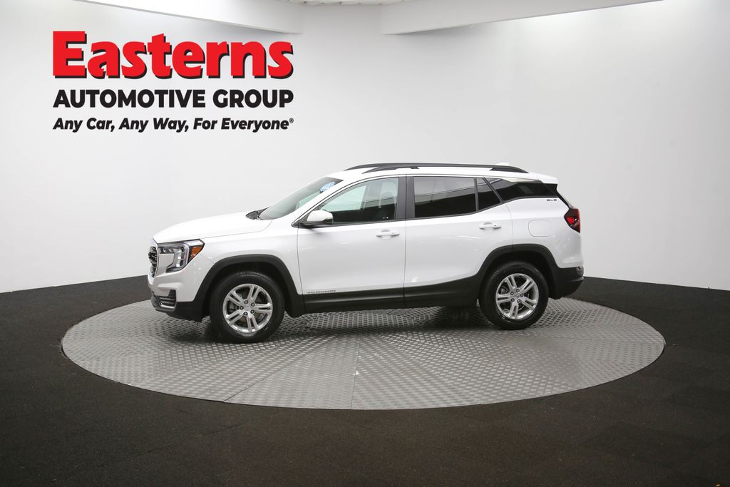2023 GMC Terrain SLE Image 35 of 63