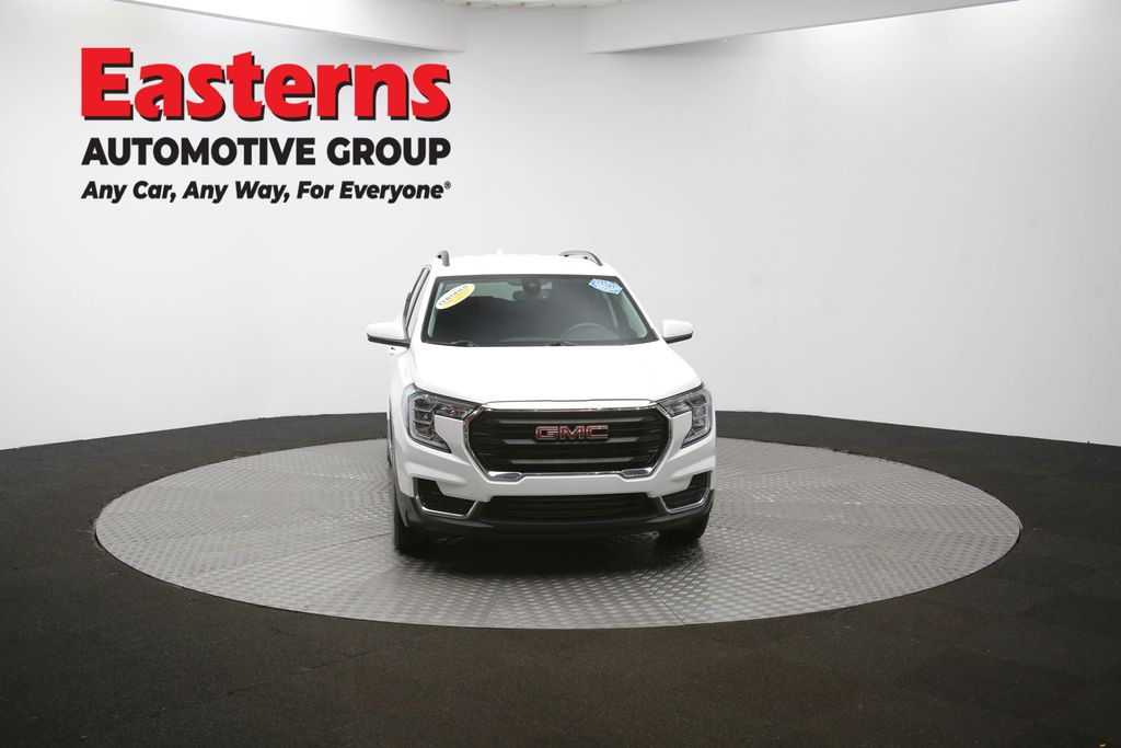 2023 GMC Terrain SLE Image 9 of 63