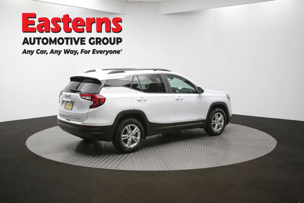 2023 GMC Terrain SLE Image 21 of 63