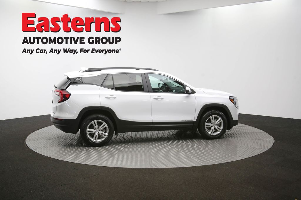 2023 GMC Terrain SLE Image 24 of 63